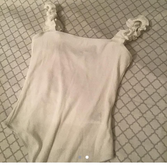 ARITZIA Sunday’s best bodysuit - Picture 2 of 2